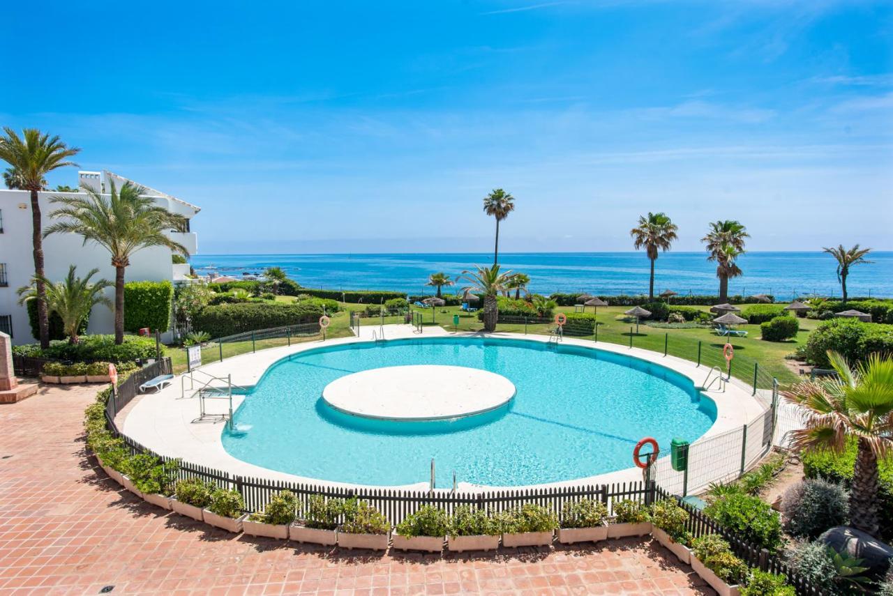 Frontline Beach Apartment Miraflores Sitio de Calahonda Ngoại thất bức ảnh