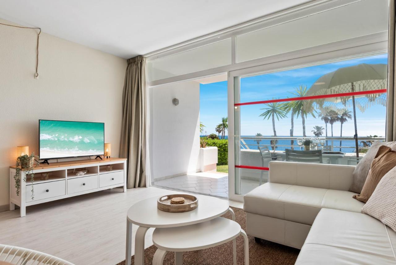 Frontline Beach Apartment Miraflores Sitio de Calahonda Ngoại thất bức ảnh