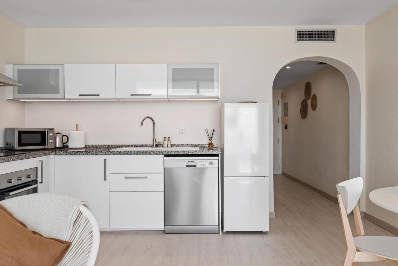Frontline Beach Apartment Miraflores Sitio de Calahonda Ngoại thất bức ảnh