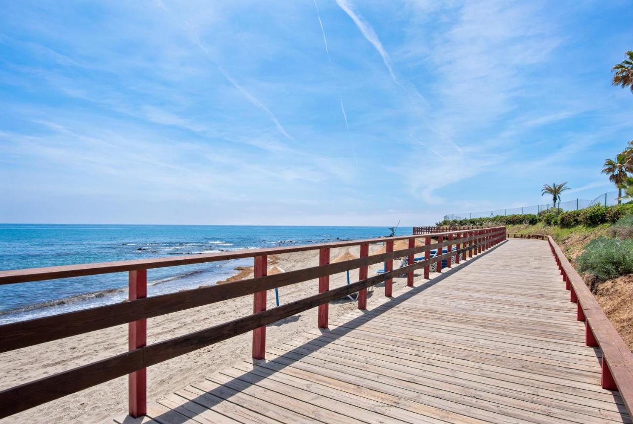 Frontline Beach Apartment Miraflores Sitio de Calahonda Ngoại thất bức ảnh