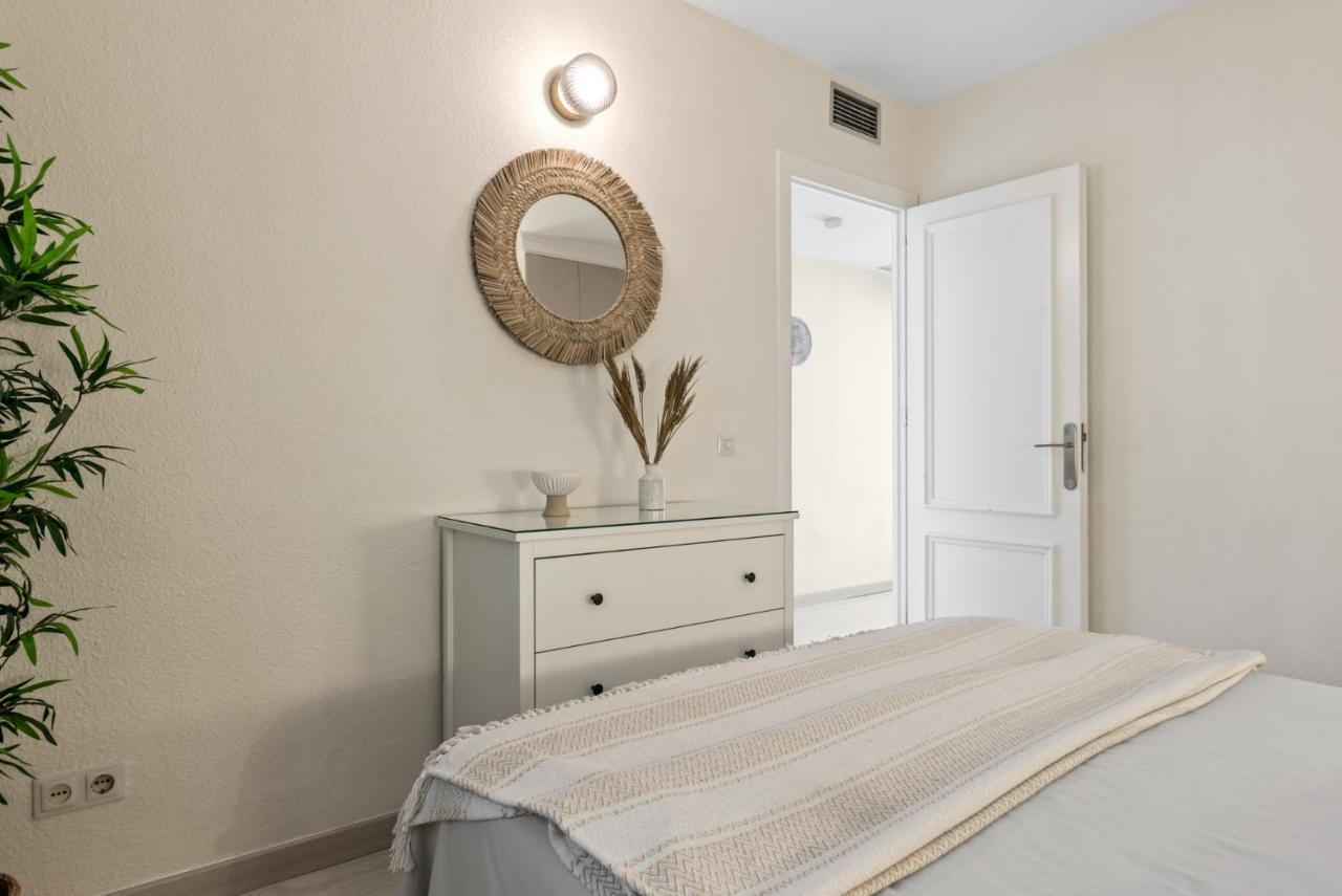 Frontline Beach Apartment Miraflores Sitio de Calahonda Ngoại thất bức ảnh