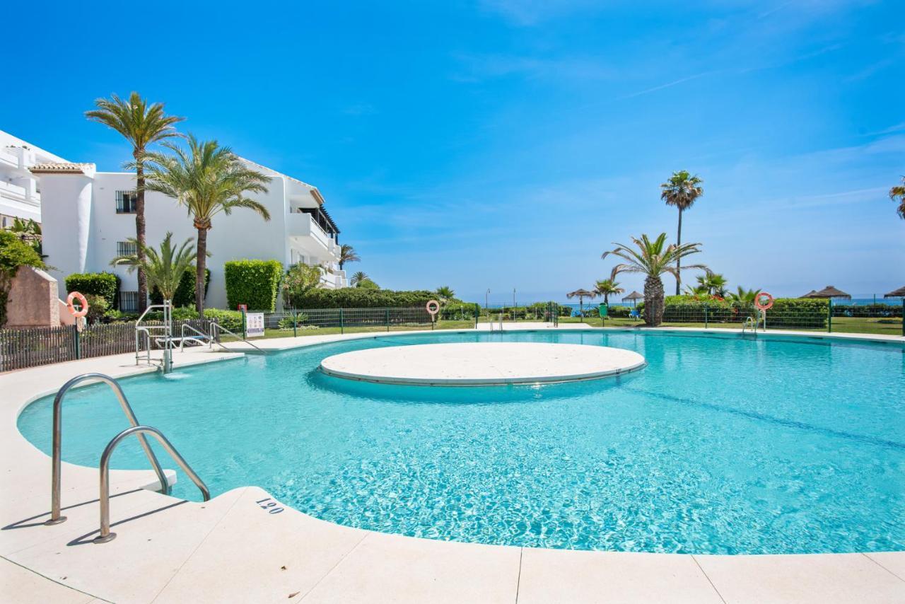 Frontline Beach Apartment Miraflores Sitio de Calahonda Ngoại thất bức ảnh